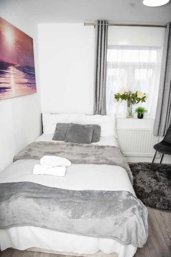 Small But Cozy Studio, Great Tube Connection Londres Exterior foto